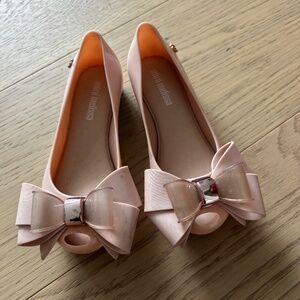 Toddler Girls Mini Melissa big bow shoes size 11 (fits like a 10-11)